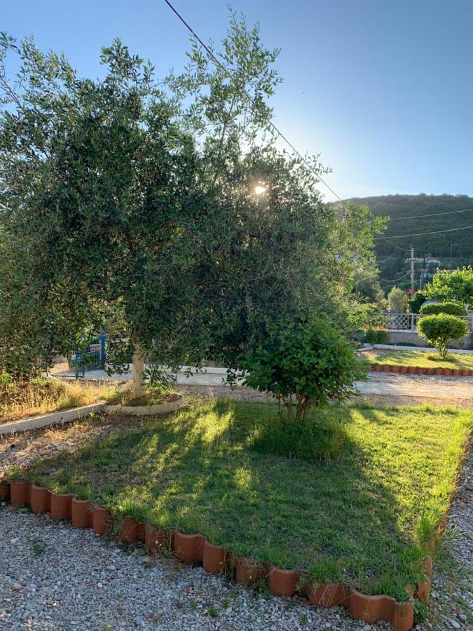 Guesthouse Rondo Himare Exterior photo