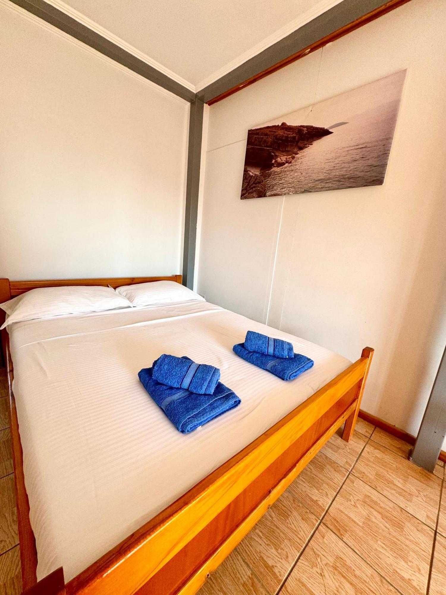 Guesthouse Rondo Himare Exterior photo