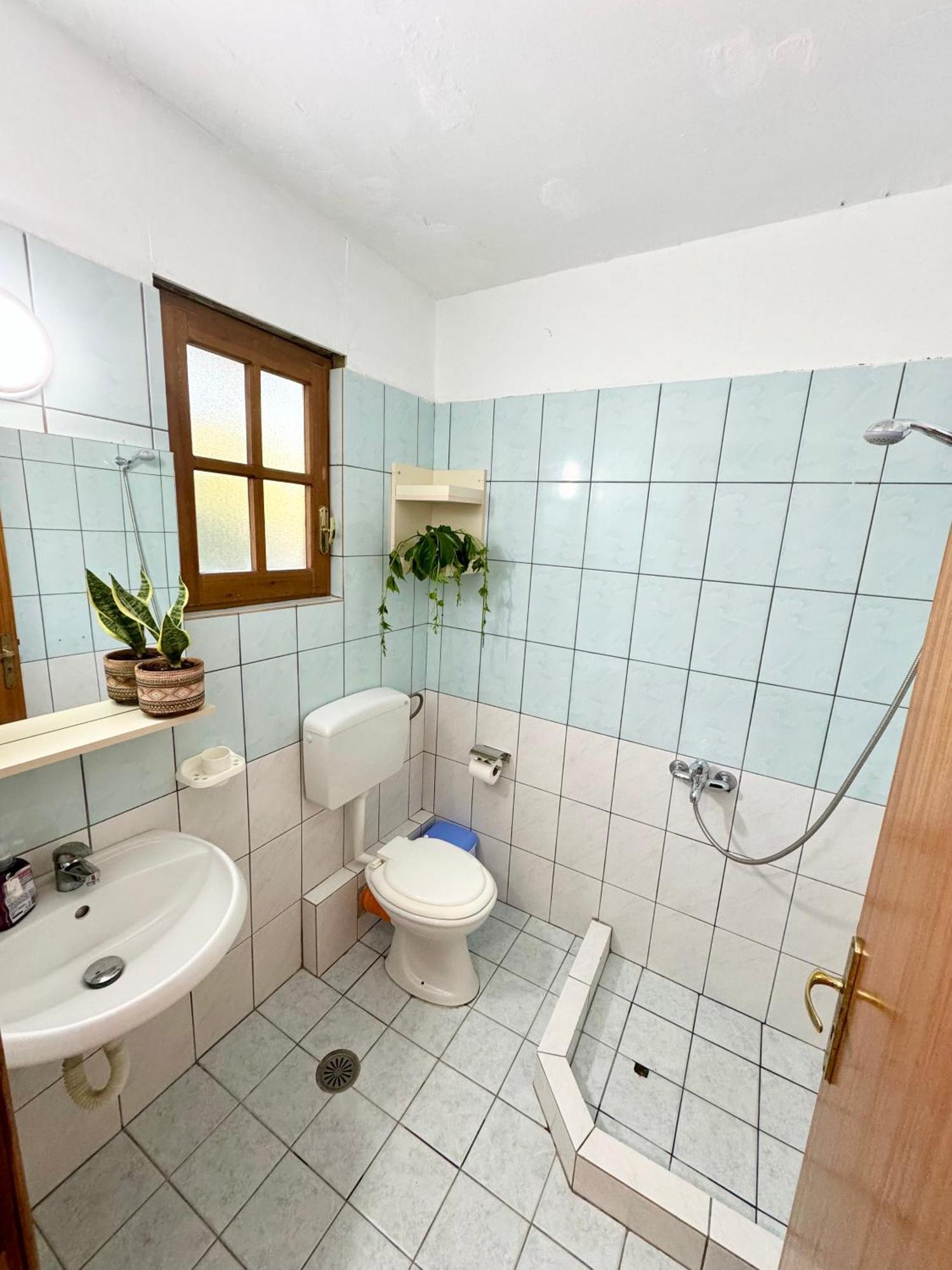 Guesthouse Rondo Himare Exterior photo