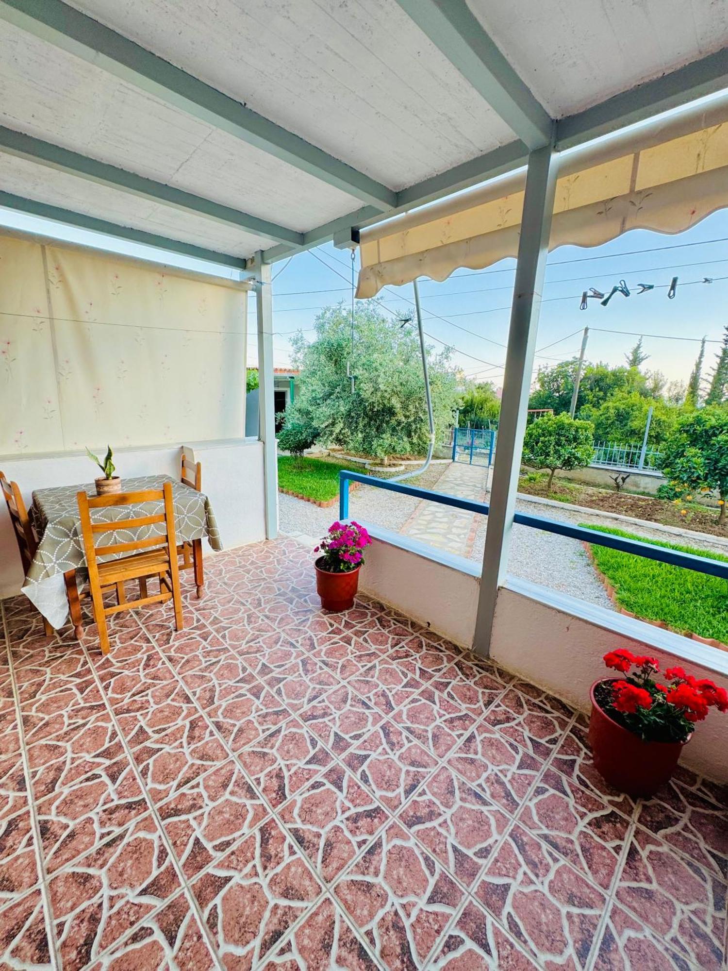 Guesthouse Rondo Himare Exterior photo