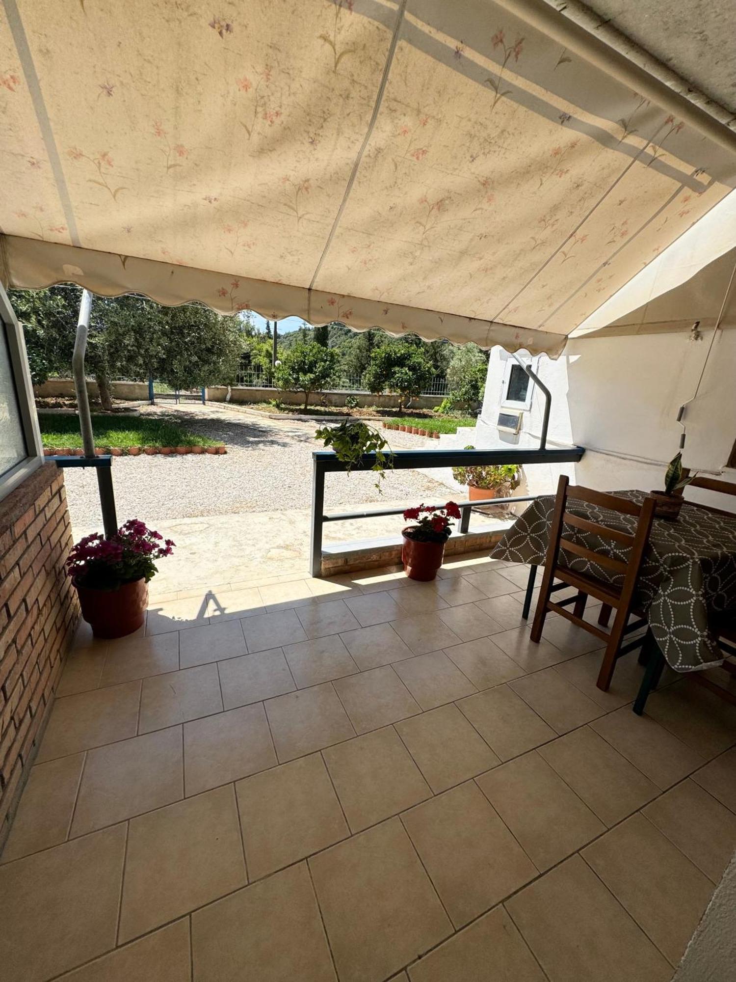 Guesthouse Rondo Himare Exterior photo