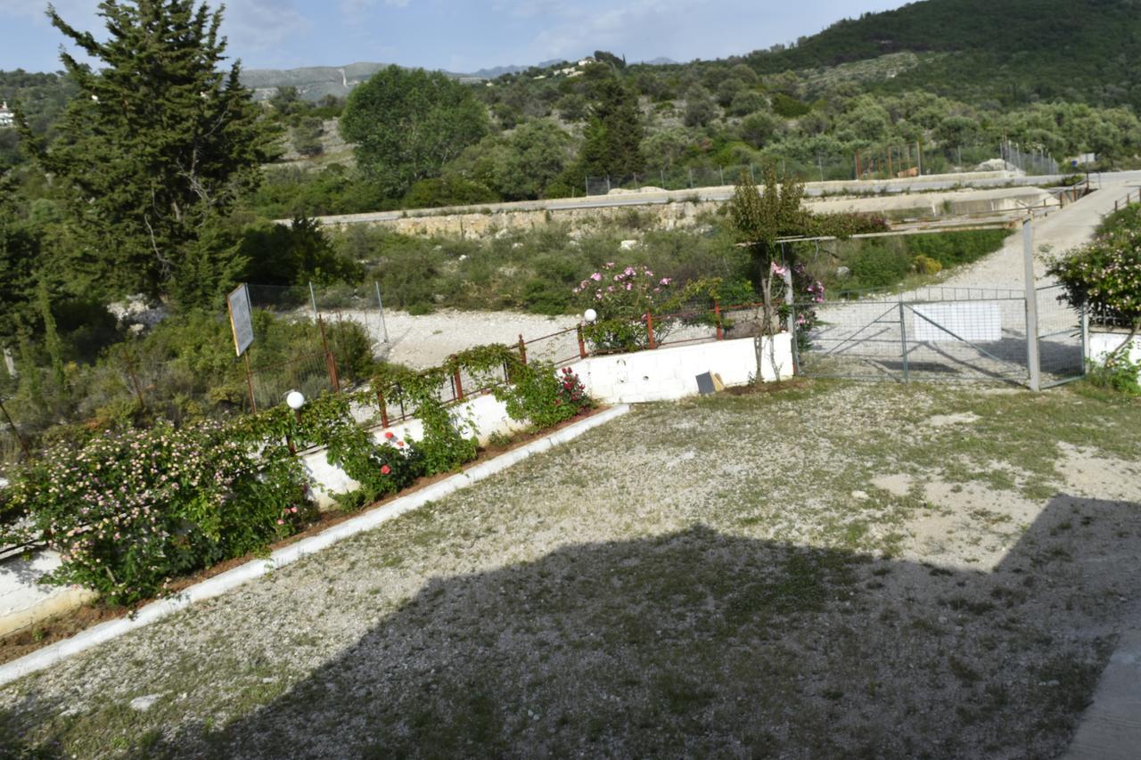 Guesthouse Rondo Himare Exterior photo